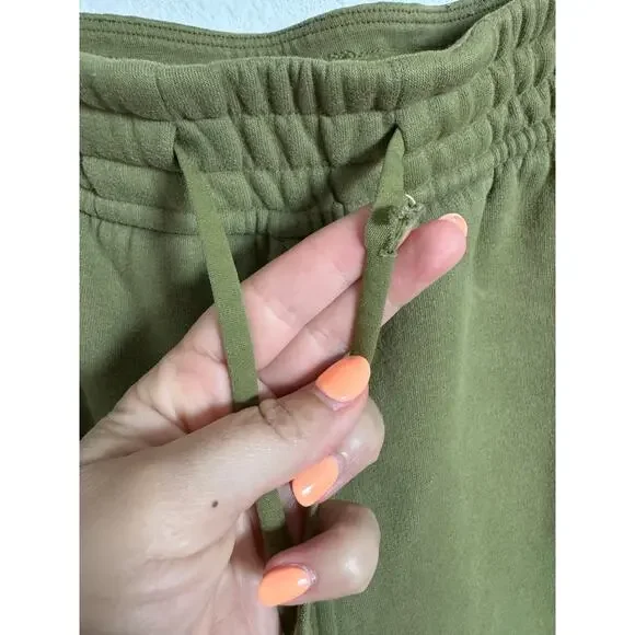 Lululemon Loungeful High Rise Wide Leg Cropped Sweatpants Womens size 8 Green - Picture 4 of 7